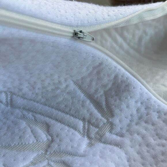 Plush Deluxe Bamboo Pillow Protectors (2) - Picture 3 of 4